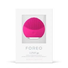 Компактная щёточка для очищения лица и прибор anti-age Foreo Luna GO FUCHSIA фуксия